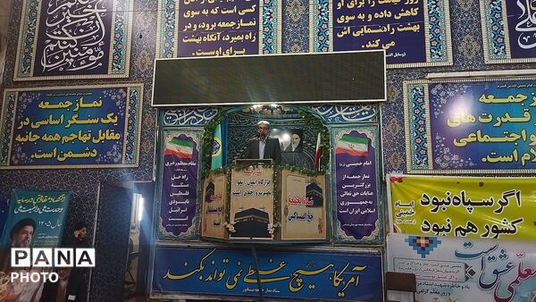 از پیر تا کودک در نماز جمعه نیشابور حضور دارند-۲