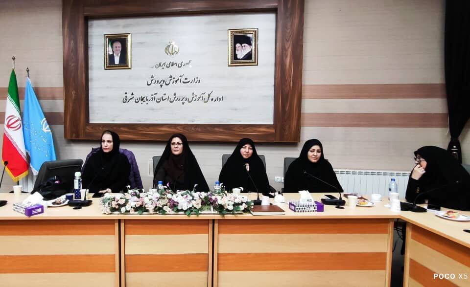 نشست آگاهی‌بخشی بانوان فرهنگی با محوریت سلامت زنان، دیابت و پیشگیری از بیماری‌‌های زنان در تبریز برگزار شد