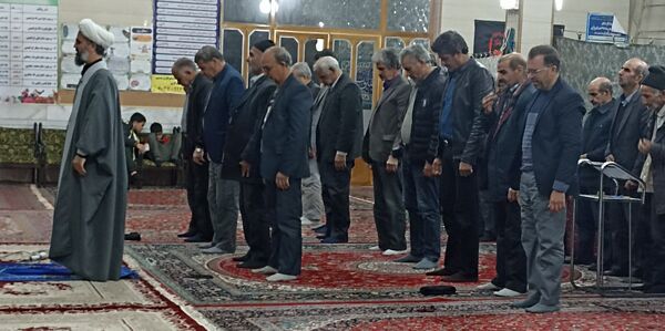 قرائت دعای ام داوود در مراسم معنوی اعتکاف بزنجرد