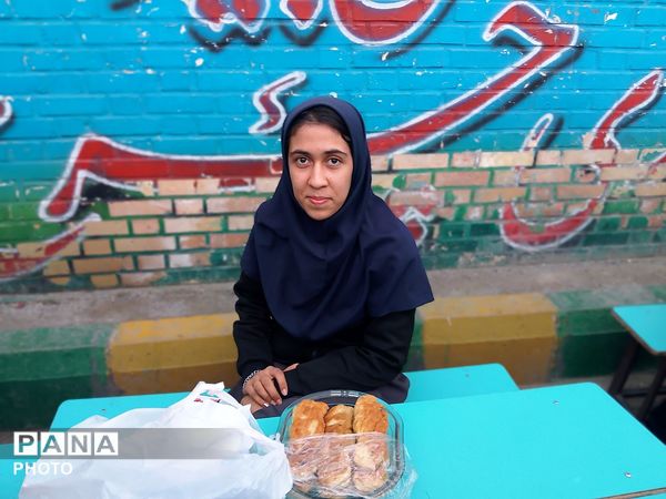 بازارچه در آموزشگاه موحدین  تبادکان مشهد