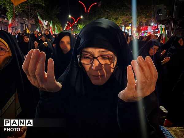 دست‌هایی به آسمان، قلوبی به امید ظهور
