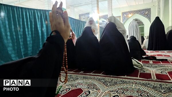 مردم دزک در شب قدر در مسجد امام حسین (ع) به نیایش و عبادت پرداختند