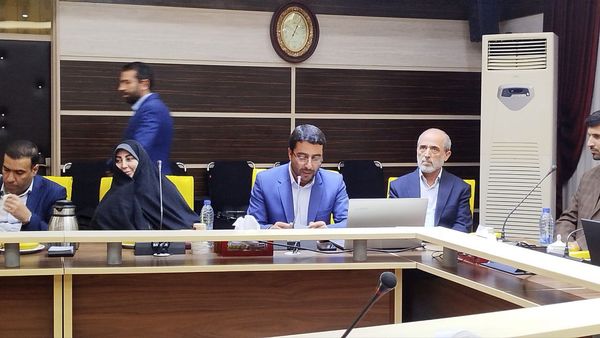 نشست هم‌اندیشی اساتید قرآنی با مسئولان وزارت آموزش و پرورش در تبریز