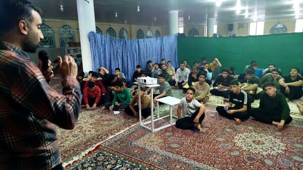 مراسم معنوی اعتکاف دانش‌آموزی در حسن‌آباد جرقویه علیا 