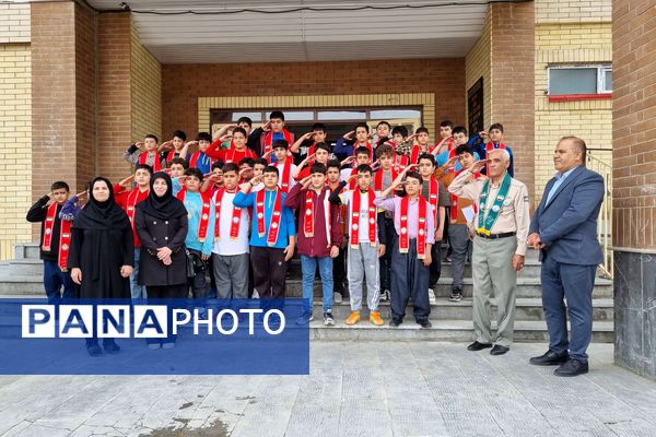 بازدید رئیس سازمان دانش‌آموزی کردستان و ارزیابان کشوری از روند فعالیت پیشتازان