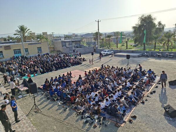 جشن پرشور دهه فجر انقلاب اسلامی در محله ولی عصر سندرک 