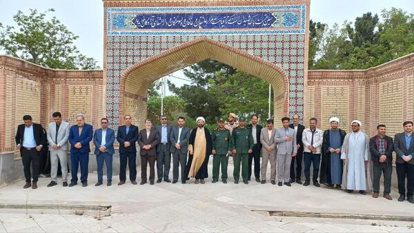 آیین عطر افشانی مزار شهدا در شهرستان فاروج