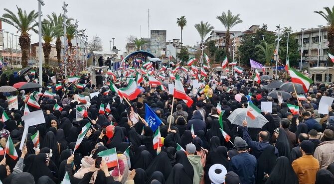 ایران مقتدر، ملت پیروز»؛ حماسه حضور انقلابی مردم رشت در ۲۲ بهمن