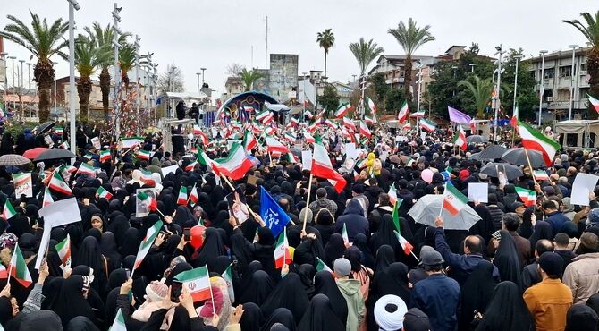 ایران مقتدر، ملت پیروز»؛ حماسه حضور انقلابی مردم رشت در ۲۲ بهمن