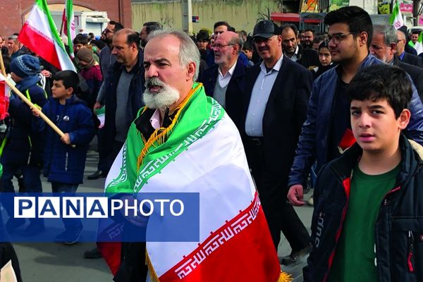 22بهمن در اسلامشهر؛ خیابان‌ها در آغوش انقلاب