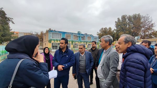 بازدید مدیرکل نوسازی مدارس جهت احداث مدرسه‌ای جدید در ناحیه۶ مشهد