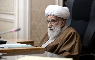 آیت‌الله جنتی: مقام معظم رهبری سدی شکست‌ناپذیر در برابر زیاده‌خواهی دشمنان است