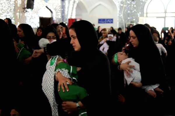 مراسم شیرخوارگان حسینی در اصفهان