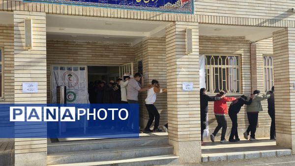 بیست‌وهفتمین مانور زلزله و ایمنی در مدارس شهرستان محلات 