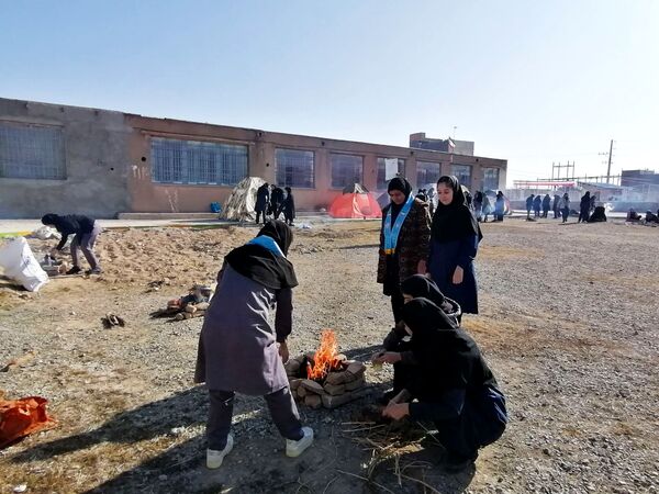 جشن انقلاب در دبیرستان حضرت فاطمه (س) و هنرستان عفاف، شهر تیتکانلو