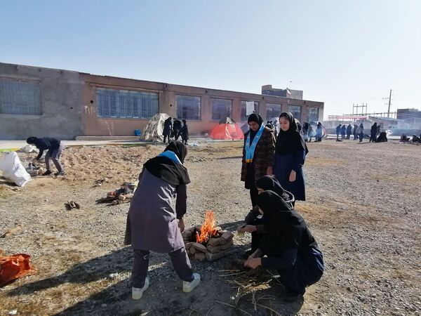 جشن انقلاب در دبیرستان حضرت فاطمه (س) و هنرستان عفاف، شهر تیتکانلو