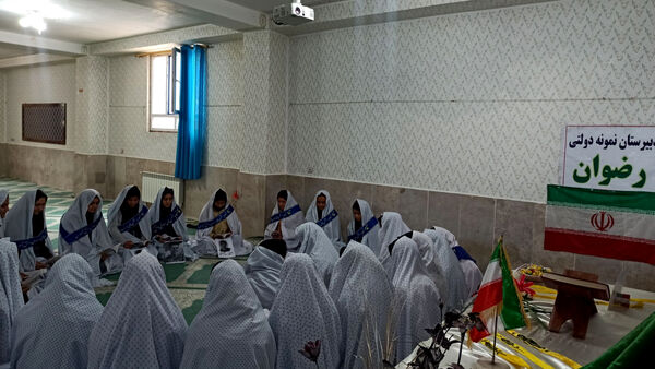 برگزاری هیئت انصارالمهدی (عج) در دبیرستان رضوان