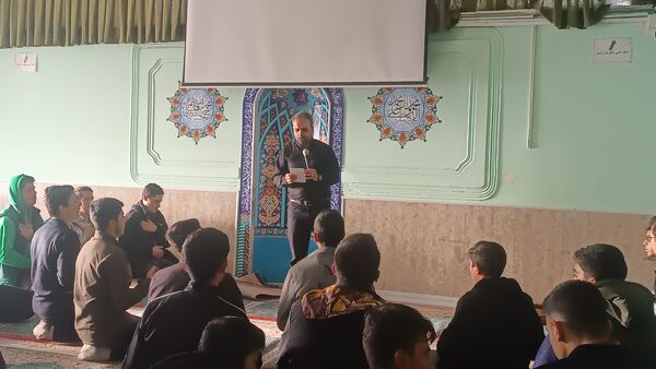 زیارت عاشورا در دبیرستان شاهد ابوذر غفاری نیشابور 
