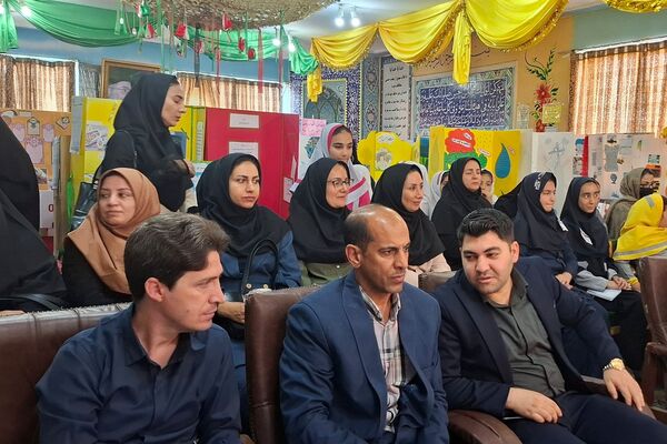نمایشگاه طرح جابربن‌حیان در دبستان حضرت معصومه (س) بهارستان‌۲