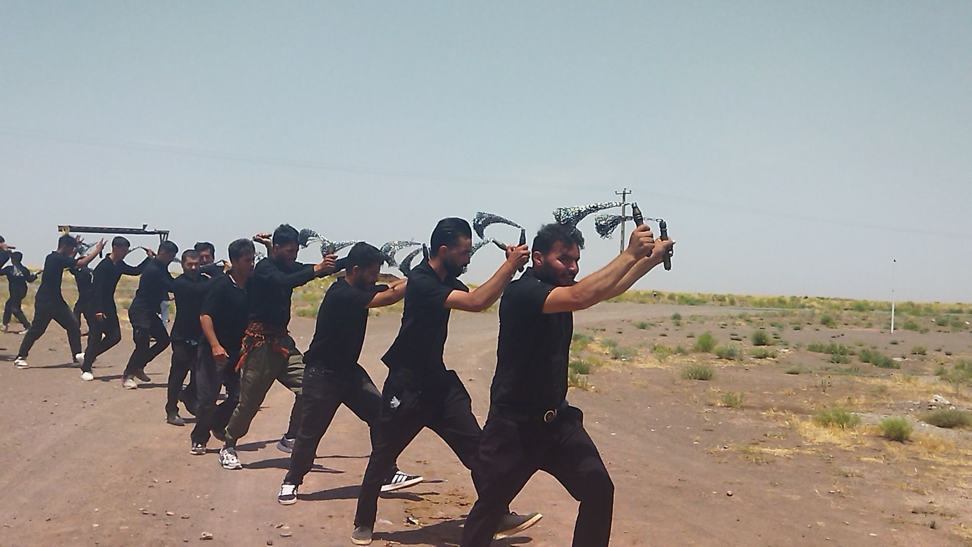 مراسم صبح عاشورا در روستای حسن آباد بلهر 