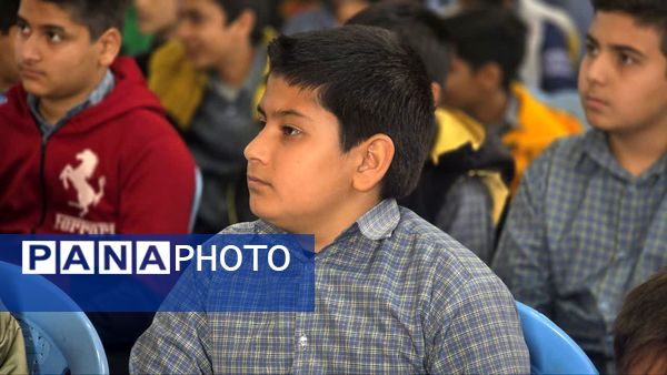 جلوه‌ای ماندگار از ارادت دانش‌آموزان بافق به شهدا