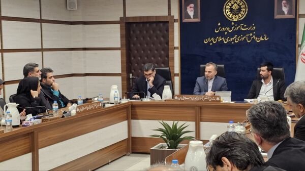 جلسه حوزه پرورشی گلستان با حضور معاونان و مدیران کل وزارت آموزش و پرورش