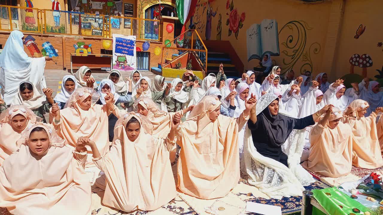 نواختن زنگ نماز با شعار «مِهر با مُهر» در مدارس شهرستان ملارد همزمان با آغاز سال تحصیلی