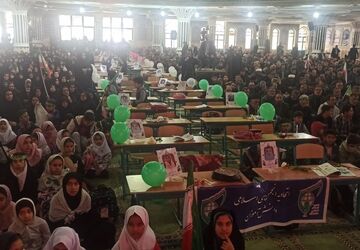اجتماع عظیم دانش آموزان استان چهارمحال و بختیاری به مناسبت اربعین امام امت و شهدای میناب