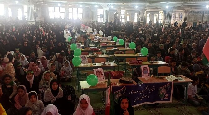 اجتماع عظیم دانش آموزان استان چهارمحال و بختیاری به مناسبت اربعین امام امت و شهدای میناب