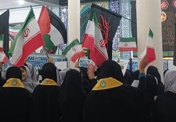 طوفان استکبارستیزی دانش‌آموزان در مسجد امام خمینی(ره) میناب
