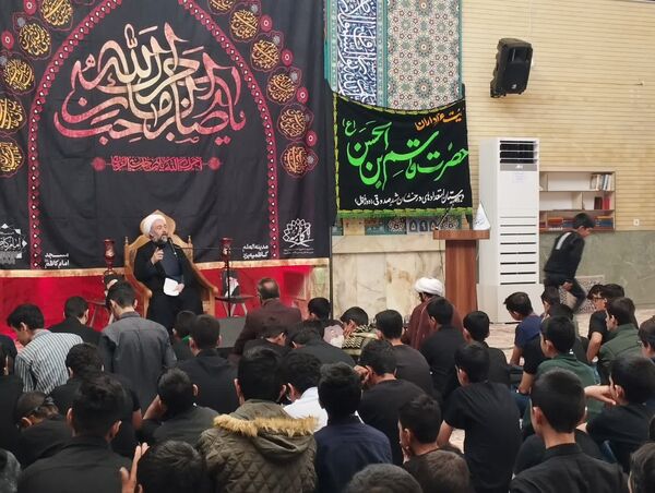 عزاداری هیات‌های دانش‌آموزی در کاظمیه