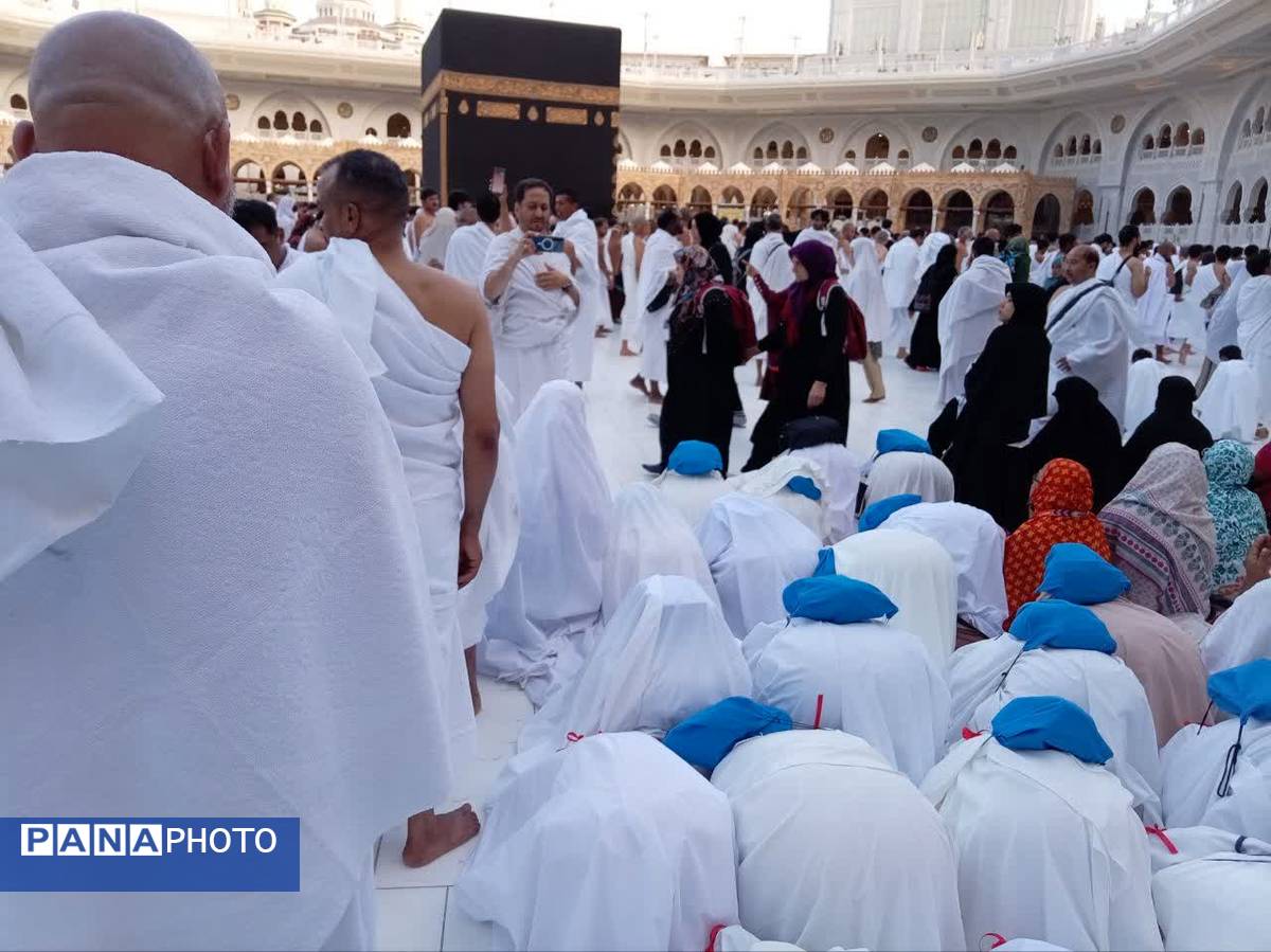 نخستین دیدار معنوی دانش‌آموزان دختر اعزامی به حج عمره با خانه خدا