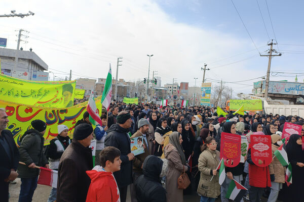 کامیاران در سالگرد پیروزی انقلاب غرق در شور و شکوه