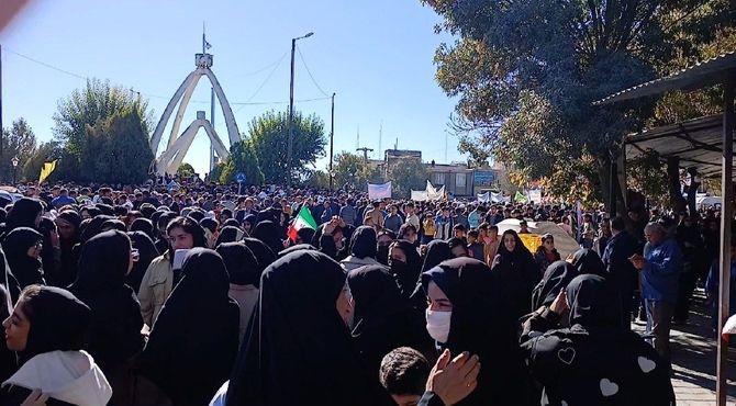 حضور پرشور مردم دلفان در راهپیمایی ۱۳ آبان؛ فریاد استکبارستیزی طنین‌انداز شد
