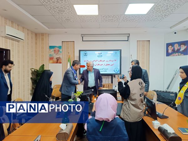 تقدیر از خبرنگاران ممتاز ناحیه ۶ همزمان با روز خبرنگار