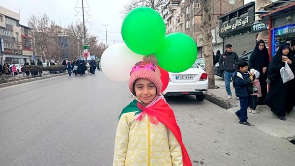 حضور پر شور مردم مشهد در راهپیمایی ۲۲ بهمن