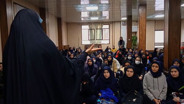 کارگاه راز جذابیت دختران در دبیرستان نورالهدی تبادکان