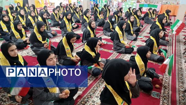 همایش یاوران انقلاب در مدرسه دخترانه  امام سجاد (ع) ناحیه 4 کرج