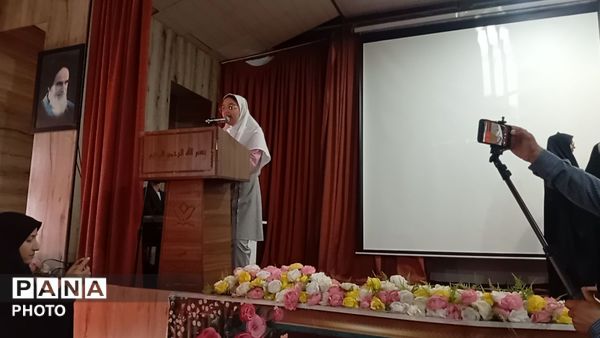 تجلیل از تئاتر دانش‌آموزی  و خبرنگاران پانا در کانون شهید مطهری شهرستان ساوجبلاغ 