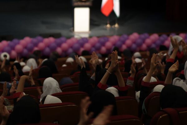 همایش روز دختر (ماه من)