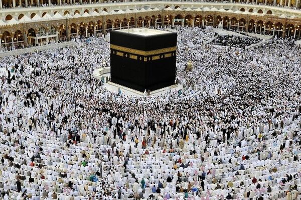 نخستین کاروان‌های زائران ایرانی وارد مدینه شدند