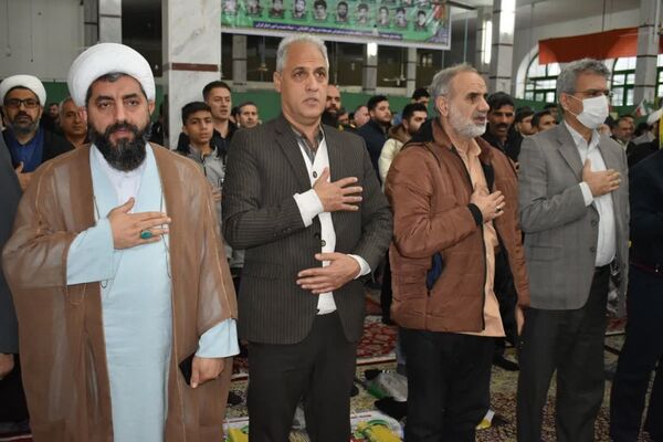 پایبندی به ارزش‌های انقلاب و ولایتمداری با حضور در مراسم 9 دی