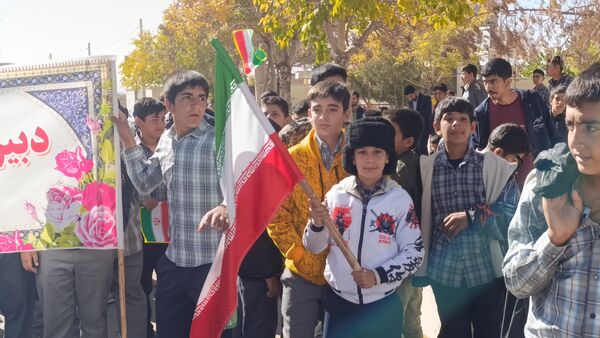 راهپیمایی روز دانش آموز و مبارزه با استکبار جهانی در شهر سفیددشت 