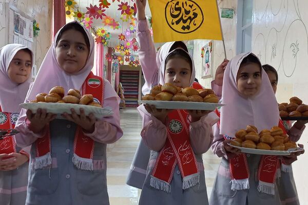 جشن نیمه شعبان و فجر با شور پیشتازان در مدرسه شهید جواد سرافراز