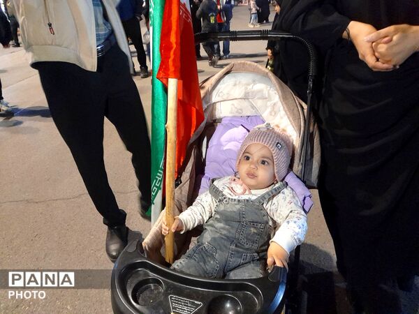 پنجاه وچهار شب در میدان پای کار ایران