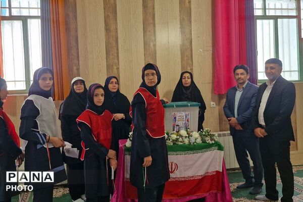 انتخابات انجمن‌های ورزشی در دبیرستان طاها قرچک همزمان با هفته تربیت‌بدنی