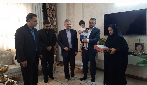 تجلیل و تکریم از  خانواده شهید علیرضا نخعی