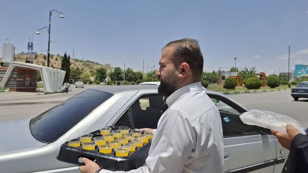 پخش شربت به مناسبت عید سعید غدیر خم در اداره‌کل آموزش و پرورش کهگیلویه و بویراحمد
