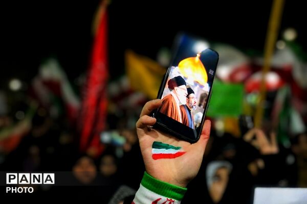 یادبود شهدا و تجدید پیمان مردمی