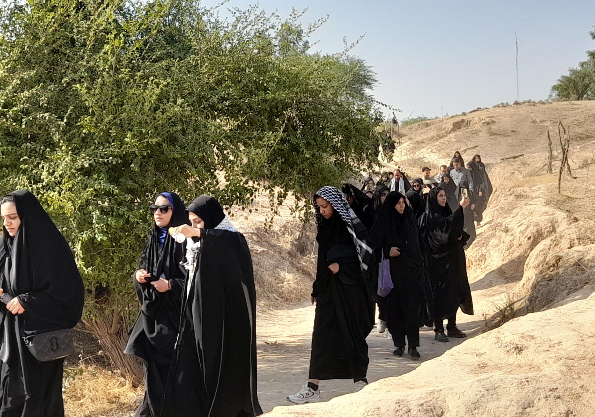 اعزام دختران دانش‌آموز شهر جعفریه قم به اردوی راهیان نور